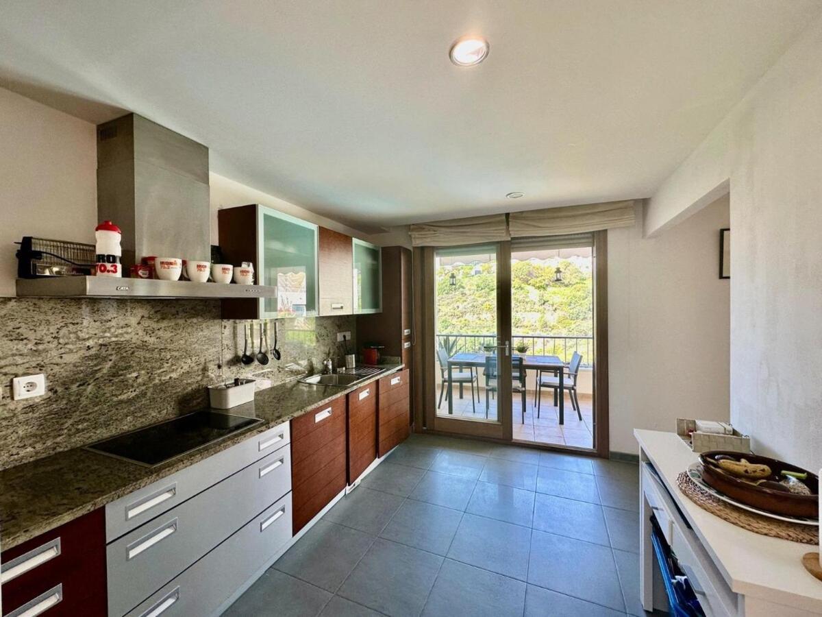 Altos De 2 Bedooms Duplex Apartemen Marbella